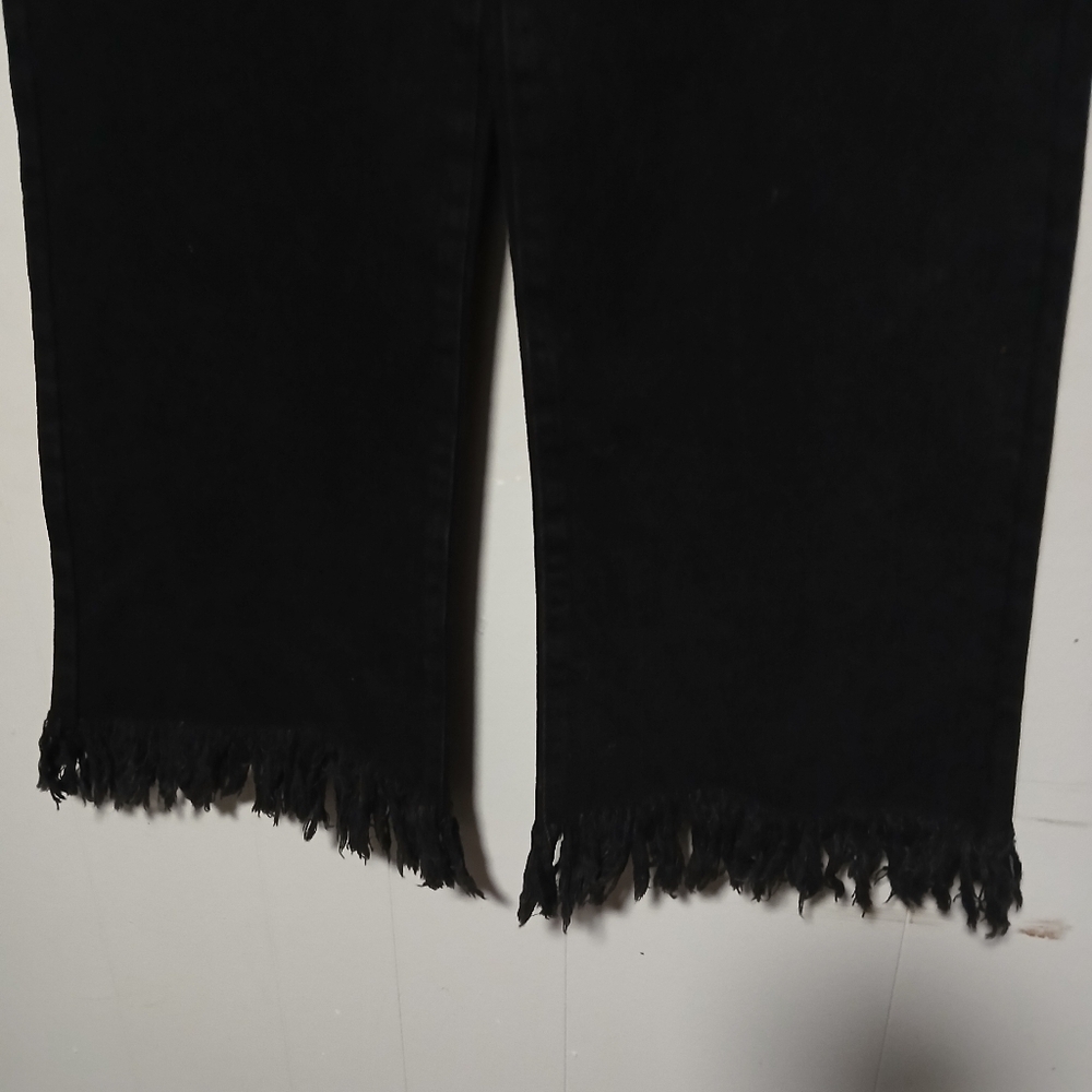 F-way brand NWT ladies black capris. - Picture 2 of 9